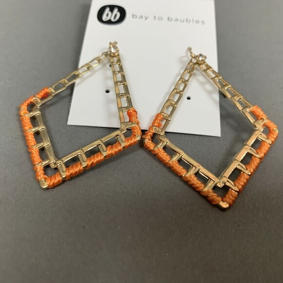 Bay to Baubles Diamond Shape Gold-tone Orange Rhinestone Earrings - Picture 4 of 5